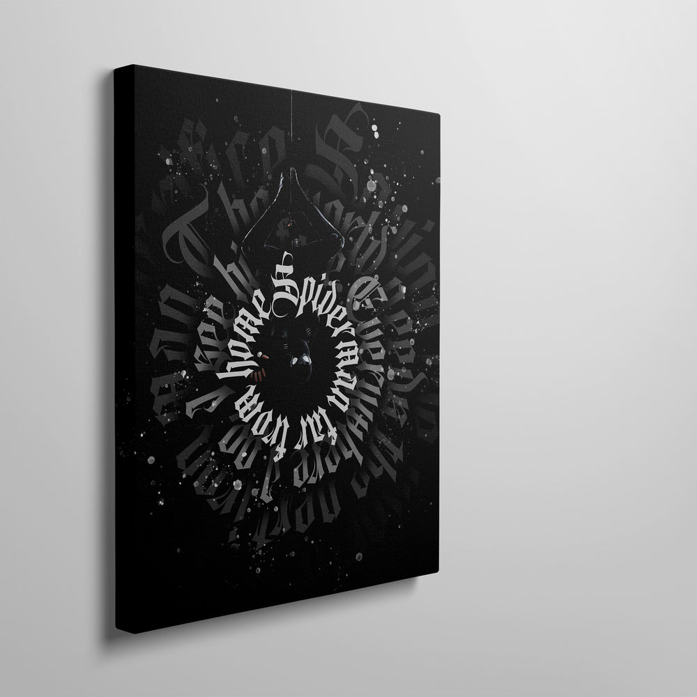 Le tableau accroché en situation dans un intérieur meublé.