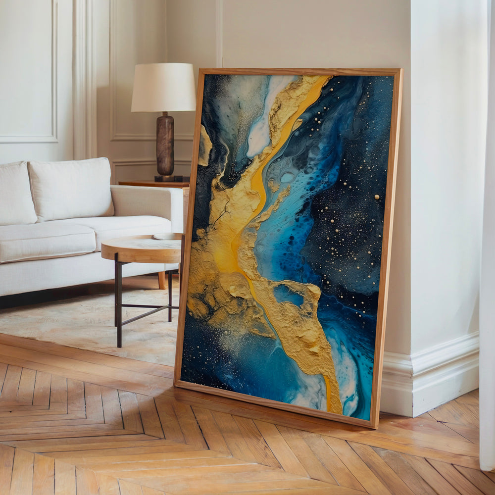 Le tableau accroché en situation dans un intérieur meublé.