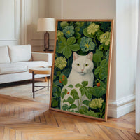 Le tableau accroché en situation dans un intérieur meublé.