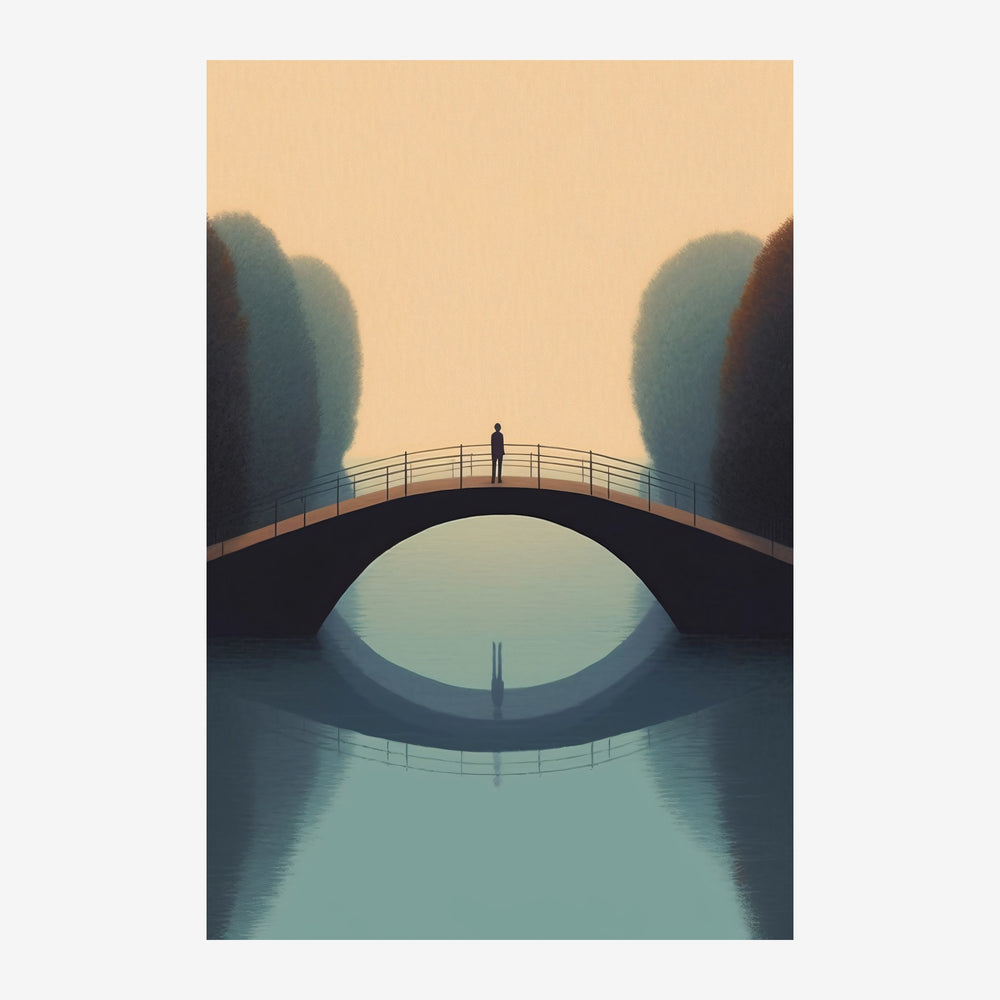 Une silhouette seule se tient debout sur un pont arqué surplombant une rivière calme, encadrée par deux hautes falaises.