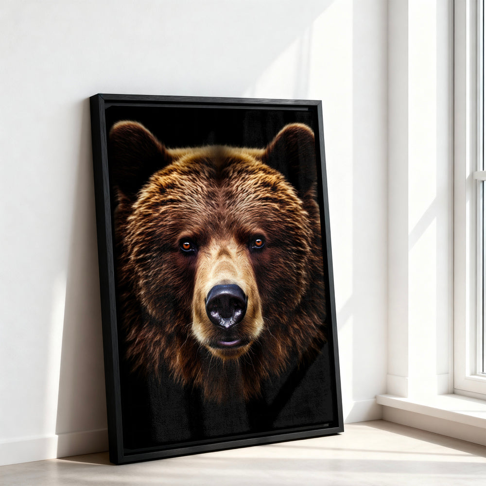 Le tableau accroché en situation dans un intérieur meublé.