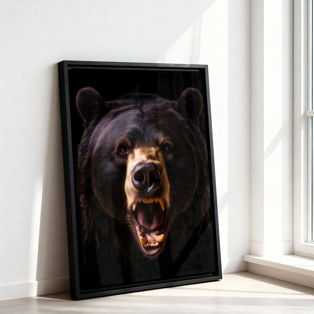 Le tableau accroché en situation dans un intérieur meublé.
