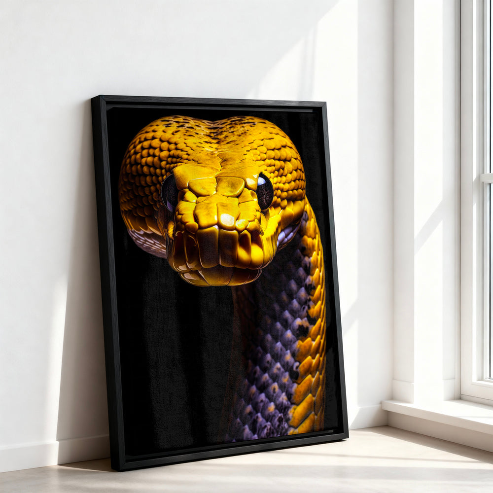 Le tableau accroché en situation dans un intérieur meublé.