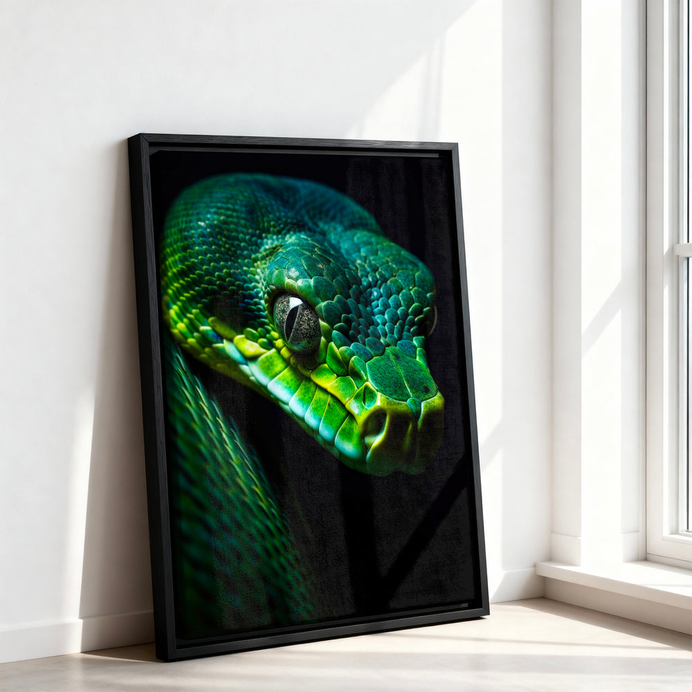 Le tableau accroché en situation dans un intérieur meublé.