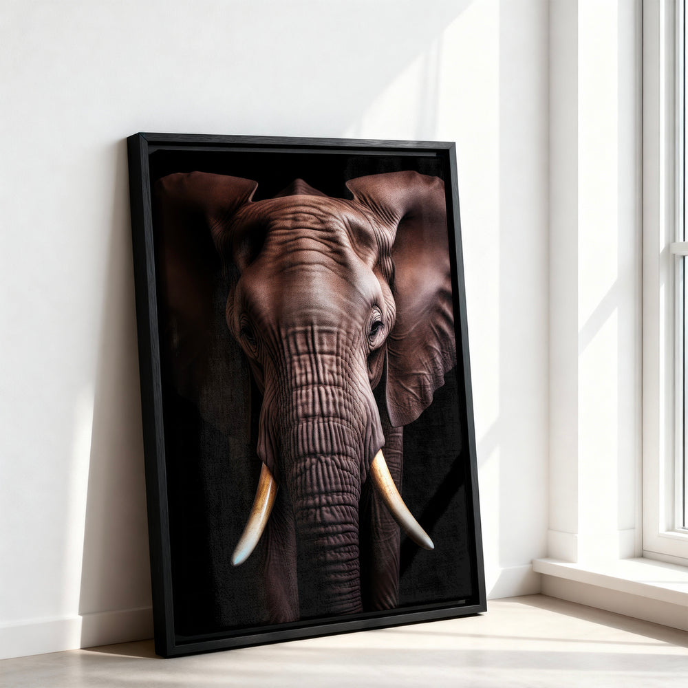 Le tableau accroché en situation dans un intérieur meublé.