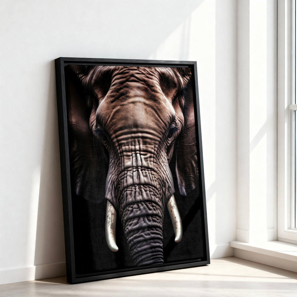Le tableau accroché en situation dans un intérieur meublé.