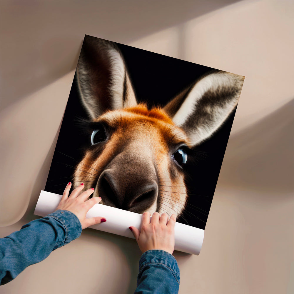 L'impression présentée en poster, sans encadrement, sur un mur neutre.