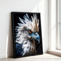 Le tableau accroché en situation dans un intérieur meublé.
