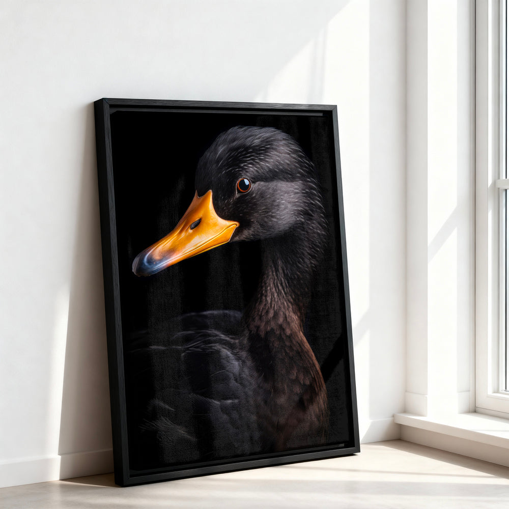Le tableau accroché en situation dans un intérieur meublé.