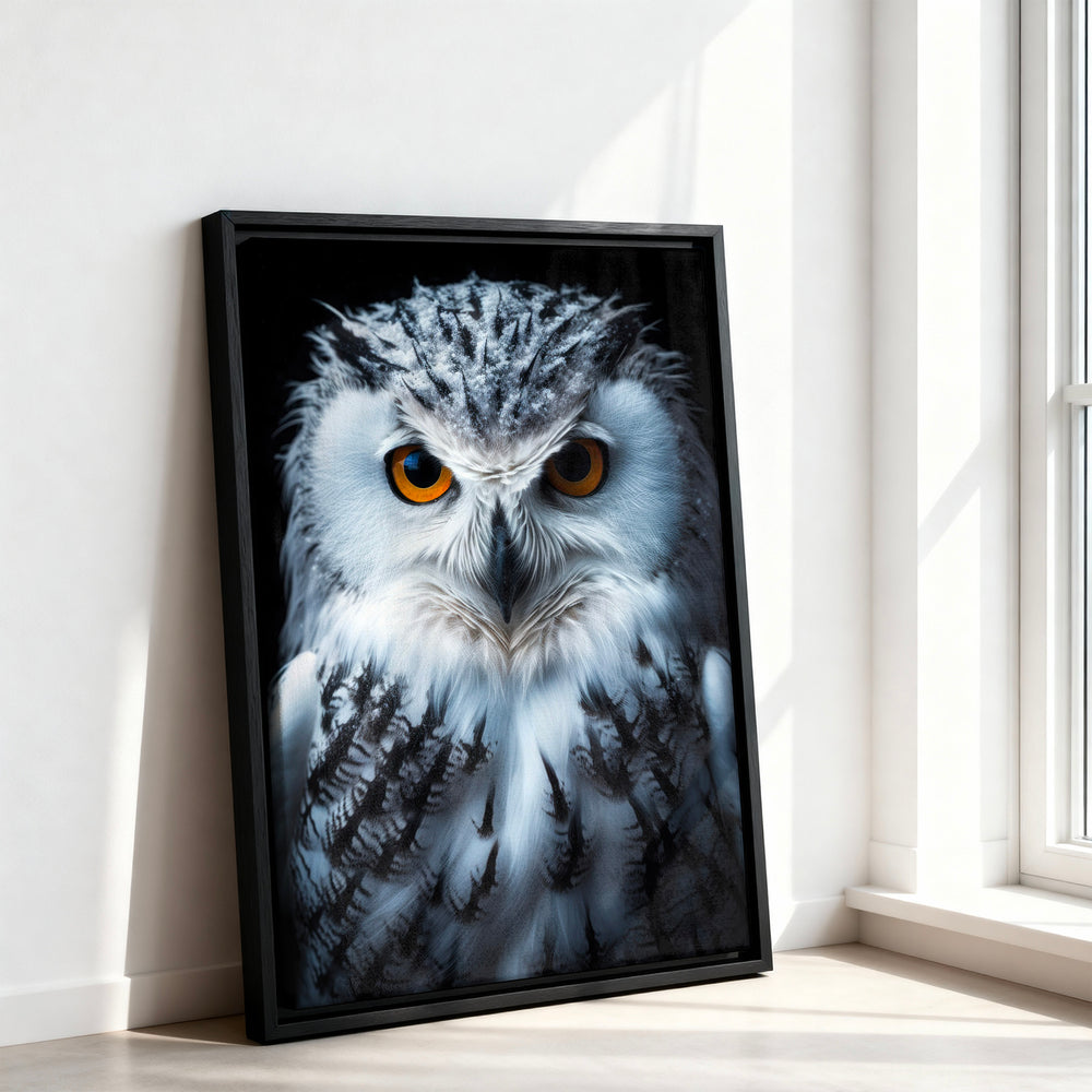 Le tableau accroché en situation dans un intérieur meublé.