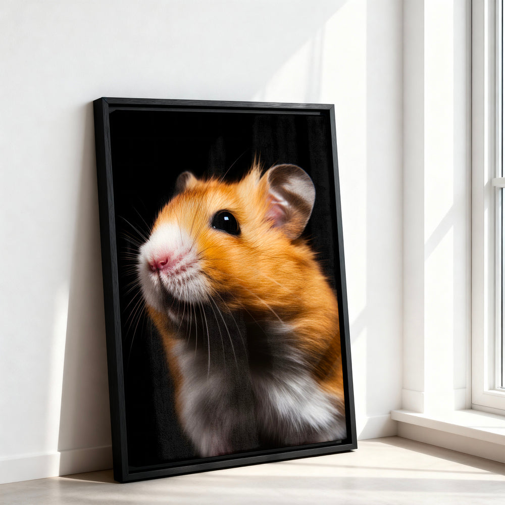Le tableau accroché en situation dans un intérieur meublé.