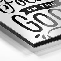 Gros plan du relief : la surépaisseur d'encre en lumière rasante sur aluminium Dibond.