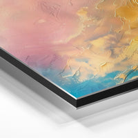 Gros plan de la matière : le tirage contrecollé sur aluminium Dibond mat, tranche visible.