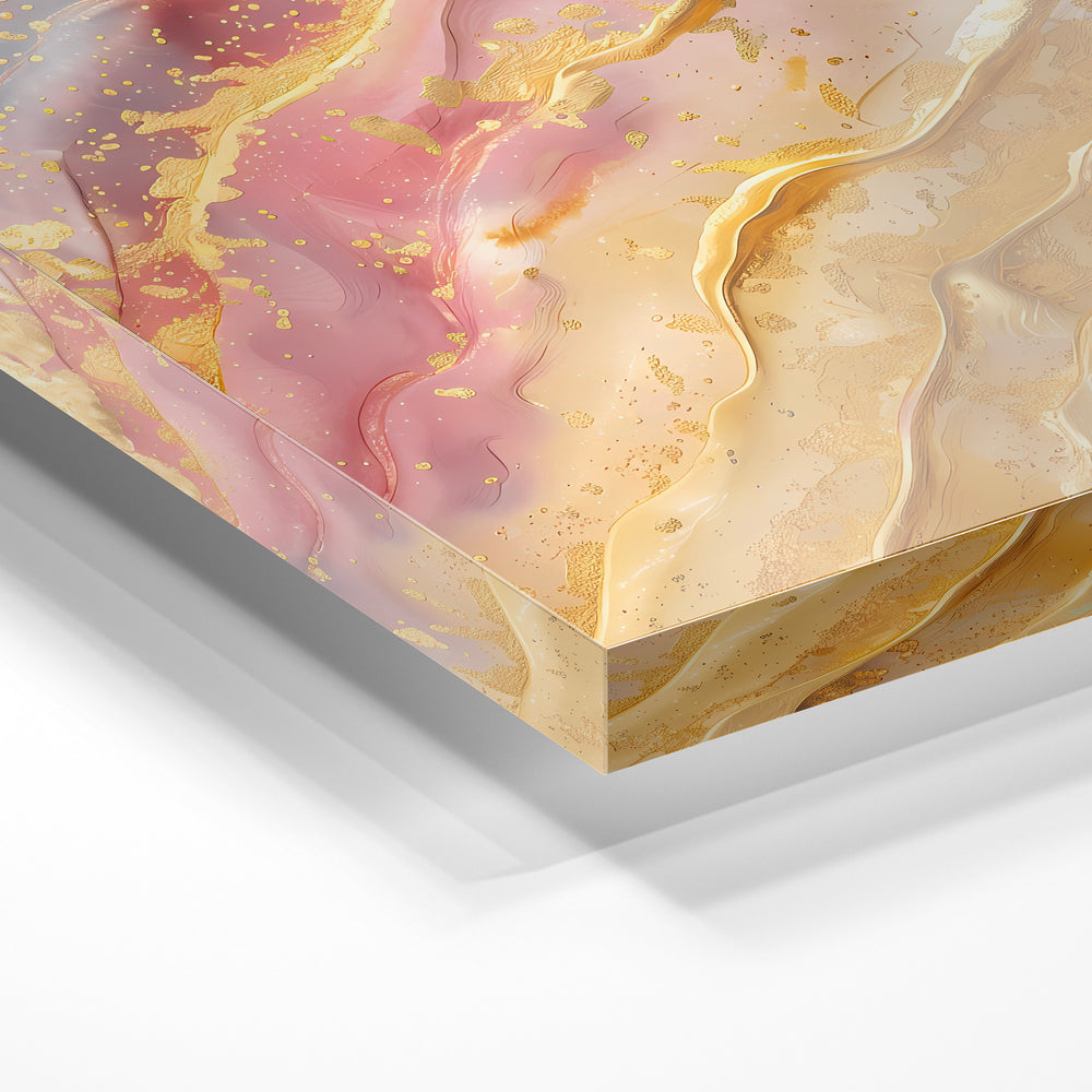 Gros plan de la matière : le tirage sous verre acrylique, tranche transparente visible.