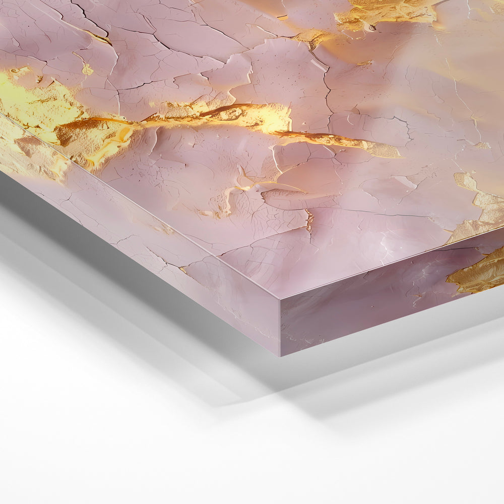 Gros plan de la matière : le tirage sous verre acrylique, tranche transparente visible.