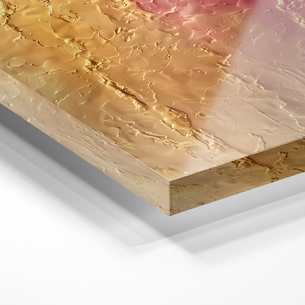 Gros plan de la matière : le tirage sous verre acrylique, tranche transparente visible.