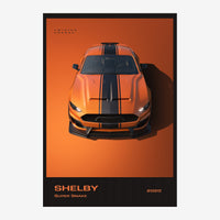 Affiche vintage montrant une voiture de sport orange avec des bandes noires, photographiée de face sur fond orange intense.