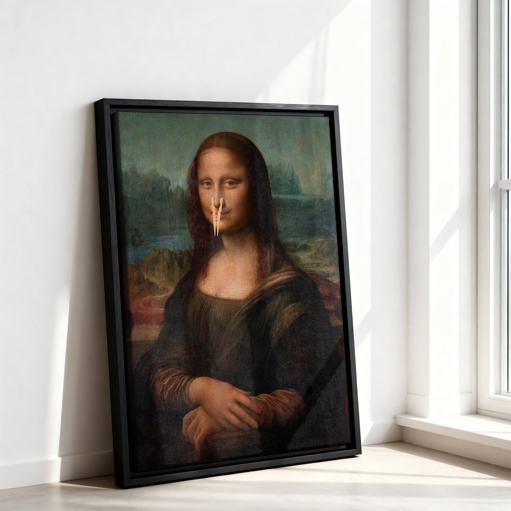 Le tableau accroché en situation dans un intérieur meublé.
