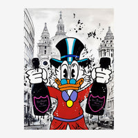 Affiche pop art représentant un canard cartoon vêtu de rouge avec un haut-de-forme bleu, tenant deux bouteilles, sur fond.
