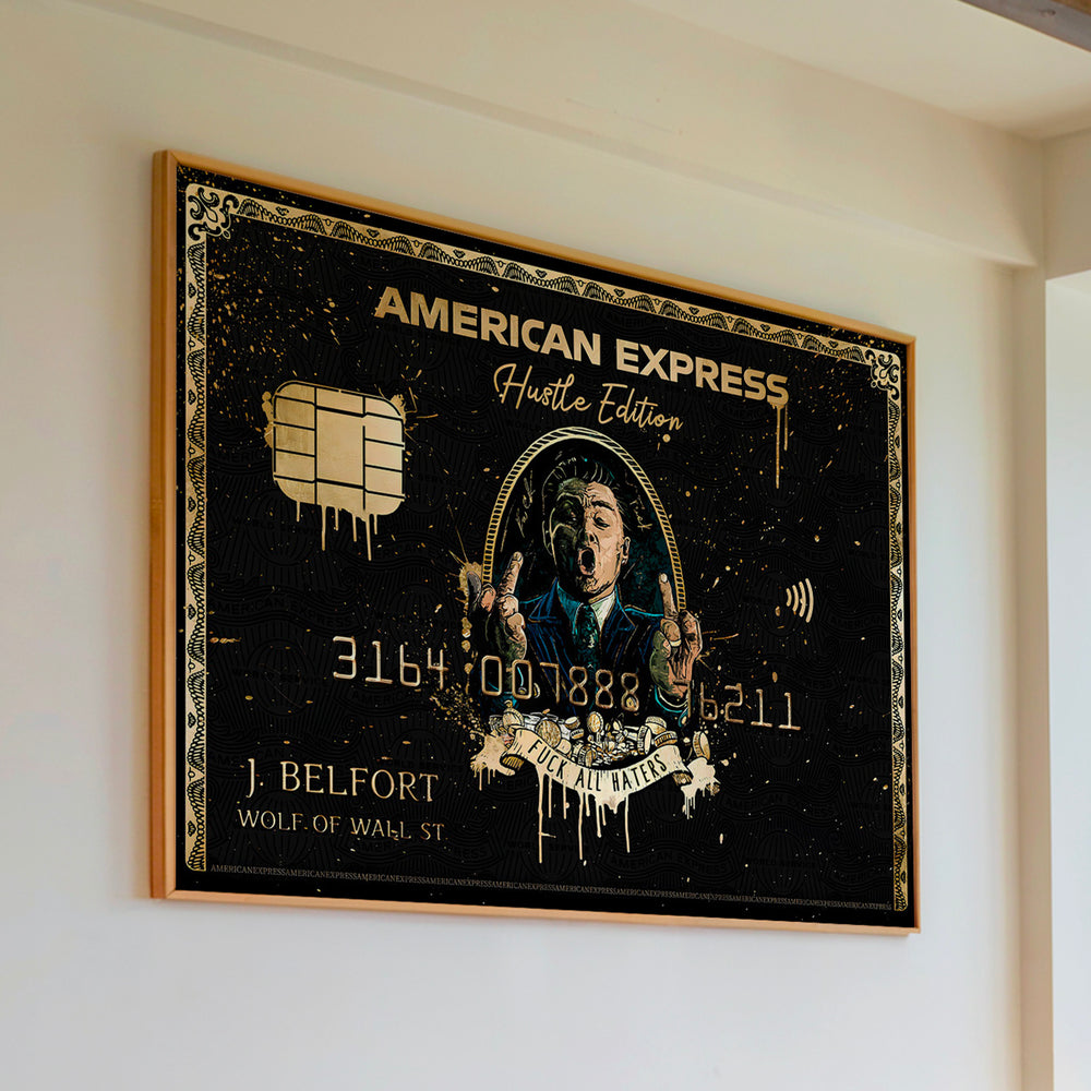 Le tableau accroché en situation dans un intérieur meublé.