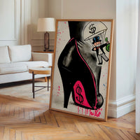 Le tableau accroché en situation dans un intérieur meublé.