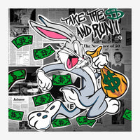 Un lapin blanc aux yeux rouges et à la langue rose danse sur un fond de journaux en noir et blanc, entouré de billets verts.