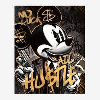 Un personnage de dessins animés en costume de gangster des années 1920, armé de deux pistolets, entouré de graffitis dorés.