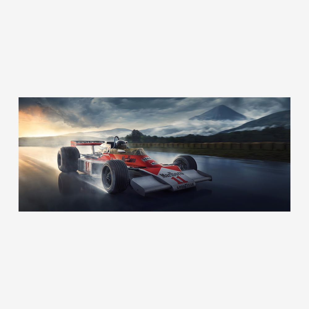 Une monoplace de course rouge et blanc, photographiée de profil, repose sur une surface réfléchissante avec une chaîne de.
