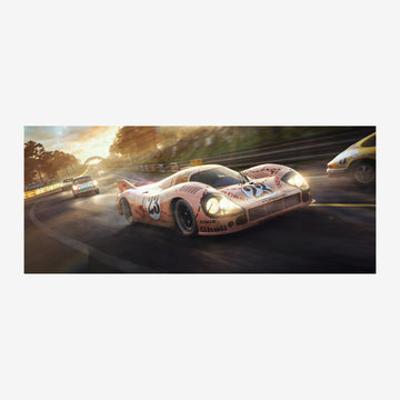 Porsche rose et blanche en course vintage