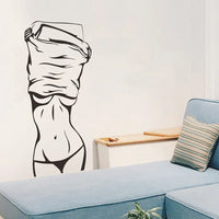 Sticker Mural Femme en Mouvement - Style Sensuel et Artistique