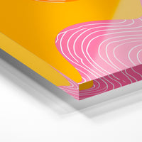 Gros plan de la matière : le tirage sous verre acrylique, tranche transparente visible.