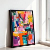 Le tableau accroché en situation dans un intérieur meublé.