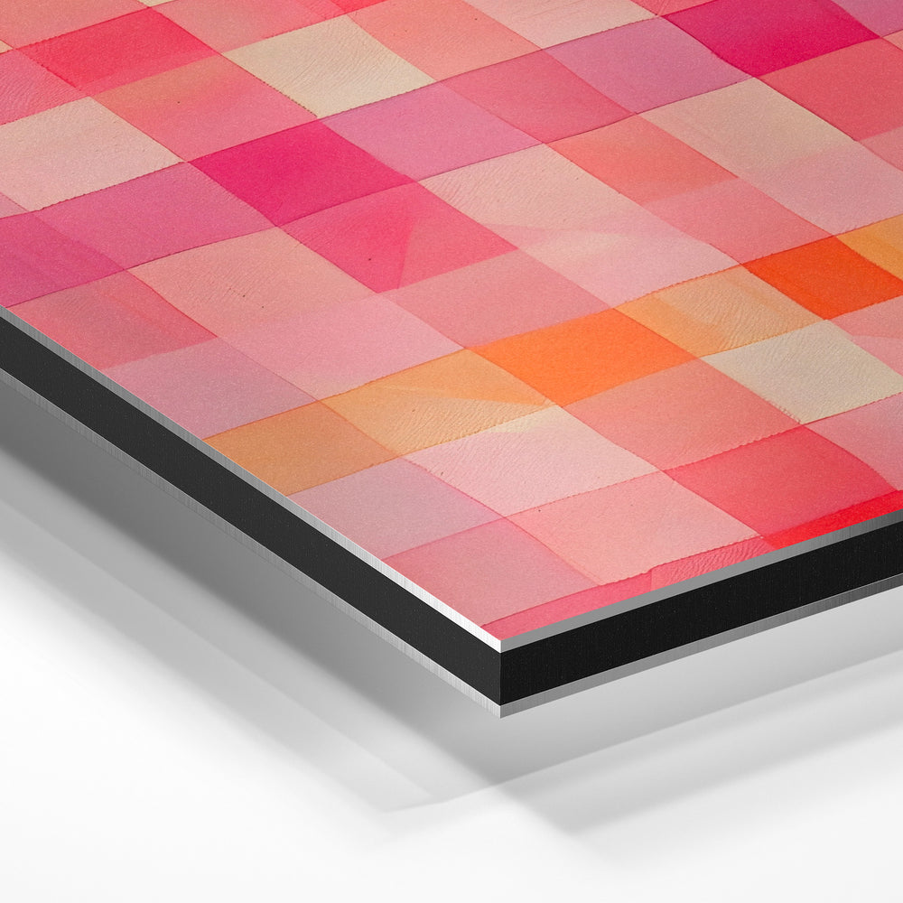 Gros plan de la matière : le tirage contrecollé sur aluminium Dibond mat, tranche visible.