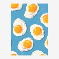 Illustration montrant des œufs au plat aux jaunes dorés et blancs crémeux disposés en motif sur un fond bleu turquoise.