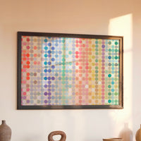 Le tableau accroché en situation dans un intérieur meublé.