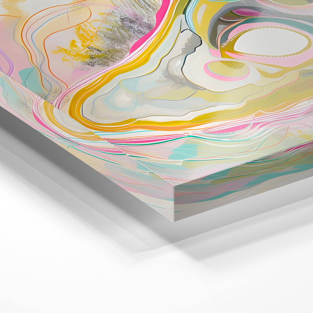 Gros plan de la matière : le tirage sous verre acrylique, tranche transparente visible.