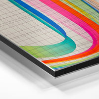 Gros plan de la matière : le tirage contrecollé sur aluminium Dibond mat, tranche visible.