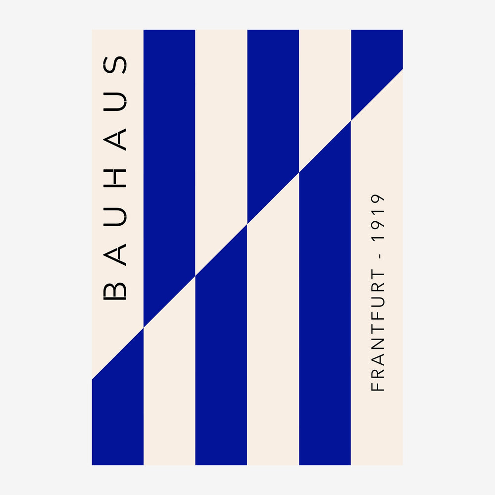 Affiche abstraite avec des barres verticales bleu nuit sur fond beige, traversées par une diagonale blanche, et du texte.