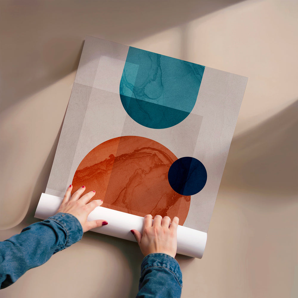 L'impression présentée en poster, sans encadrement, sur un mur neutre.