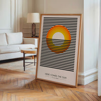 Le tableau accroché en situation dans un intérieur meublé.