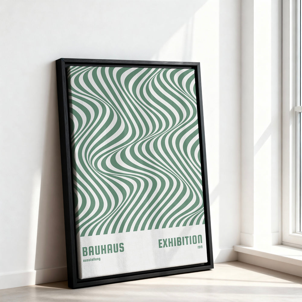Le tableau accroché en situation dans un intérieur meublé.