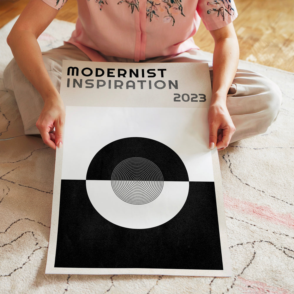 L'impression présentée en poster, sans encadrement, sur un mur neutre.