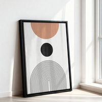 Le tableau accroché en situation dans un intérieur meublé.