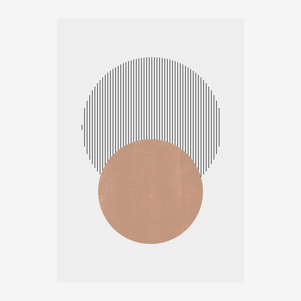 Composition abstraite minimaliste : un cercle beige-rosé placé sous une arche composée de fines lignes verticales noires sur.