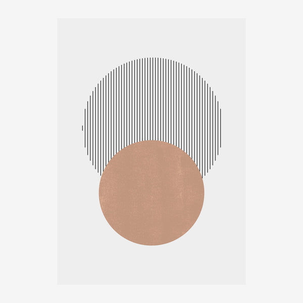 Composition abstraite minimaliste : un cercle beige-rosé placé sous une arche composée de fines lignes verticales noires sur.