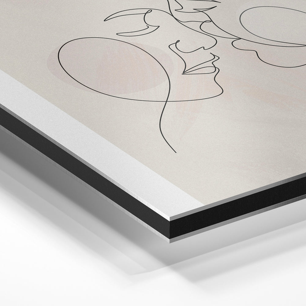 Gros plan de la matière : le tirage contrecollé sur aluminium Dibond mat, tranche visible.