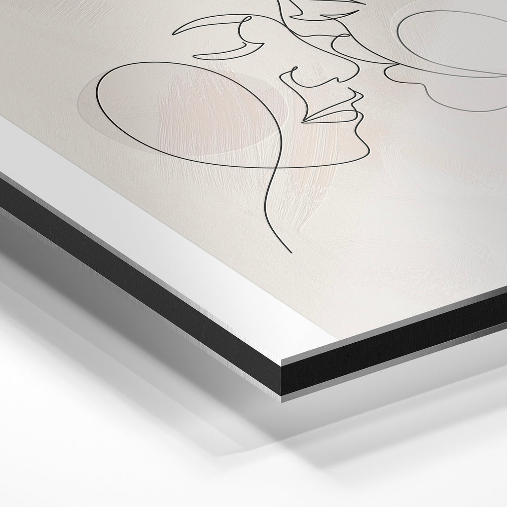 Gros plan du relief : la surépaisseur d'encre en lumière rasante sur aluminium Dibond.