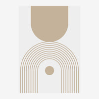 Composition abstraite verticale en beige et blanc : un demi-cercle plein au sommet, des arcs concentriques en lignes minces.