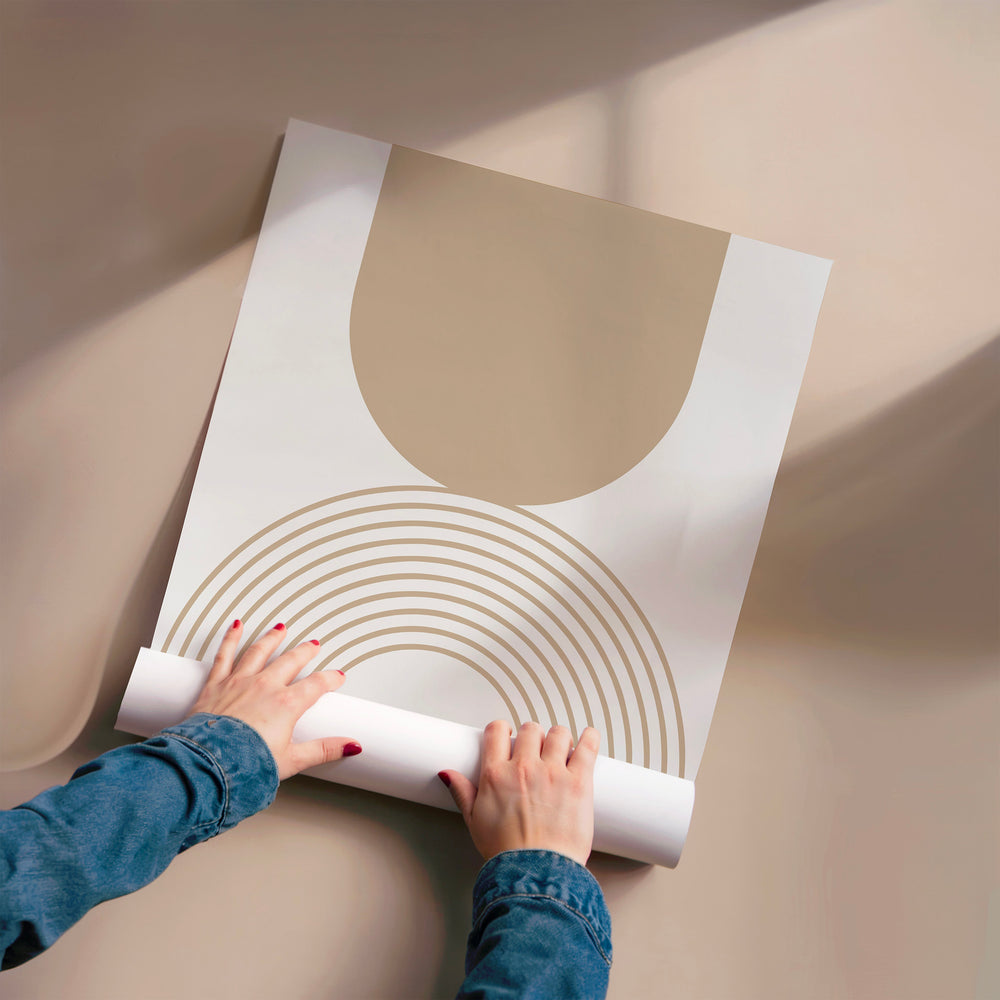 L'impression présentée en poster, sans encadrement, sur un mur neutre.