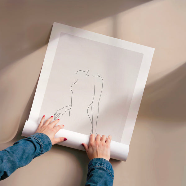 Silhouette minimaliste au trait fin et beige — Poster HP mat
